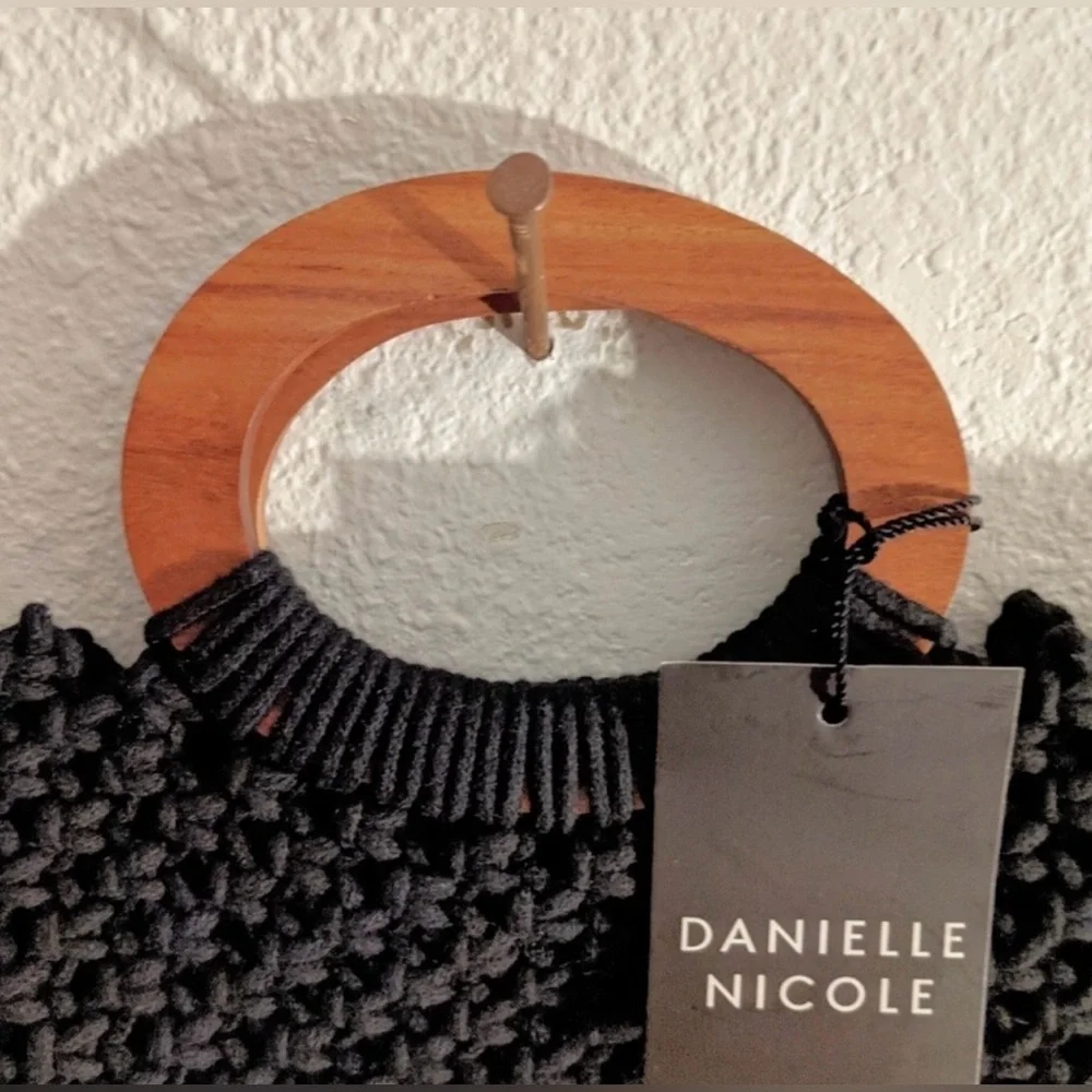 Danielle Nicole NWT Macrame Crossbody Black Fringe Handbag - Picture 4 of 15
